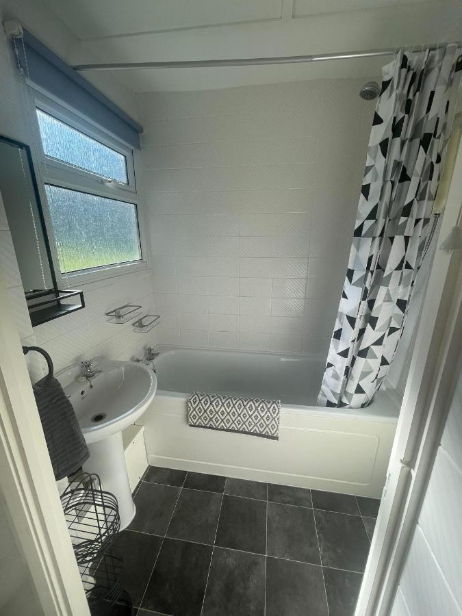 2 Bedroom Holiday Chalet Near Bude Kilkhampton Bagian luar foto