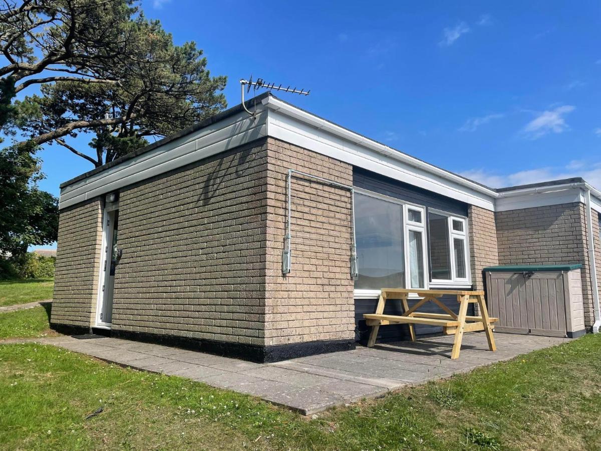 2 Bedroom Holiday Chalet Near Bude Kilkhampton Bagian luar foto
