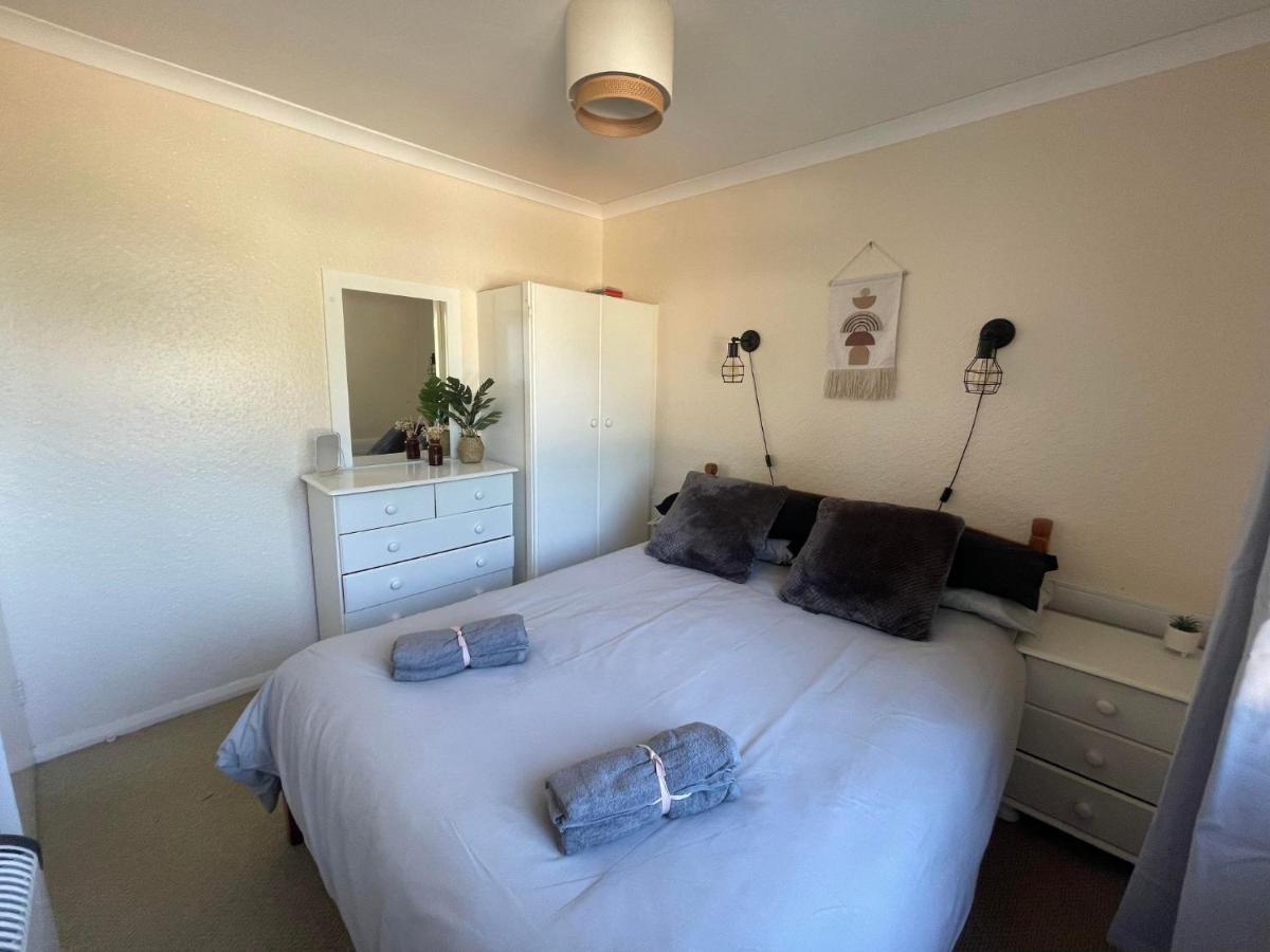 2 Bedroom Holiday Chalet Near Bude Kilkhampton Bagian luar foto